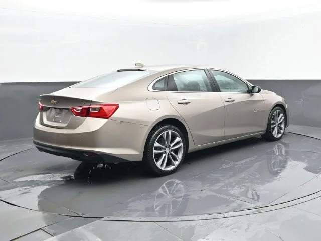Used 2025 Mineral Gray Metallic Chevrolet LT image 21