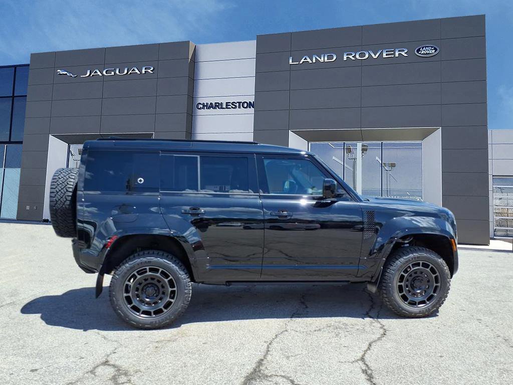New 2026 Narvik Black Land Rover OCTA Black image 6