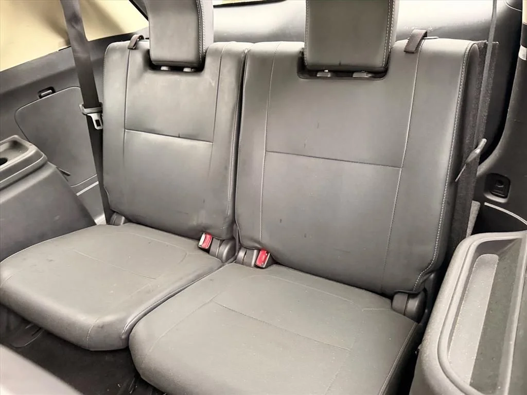 Used 2019  Mitsubishi SE image 11