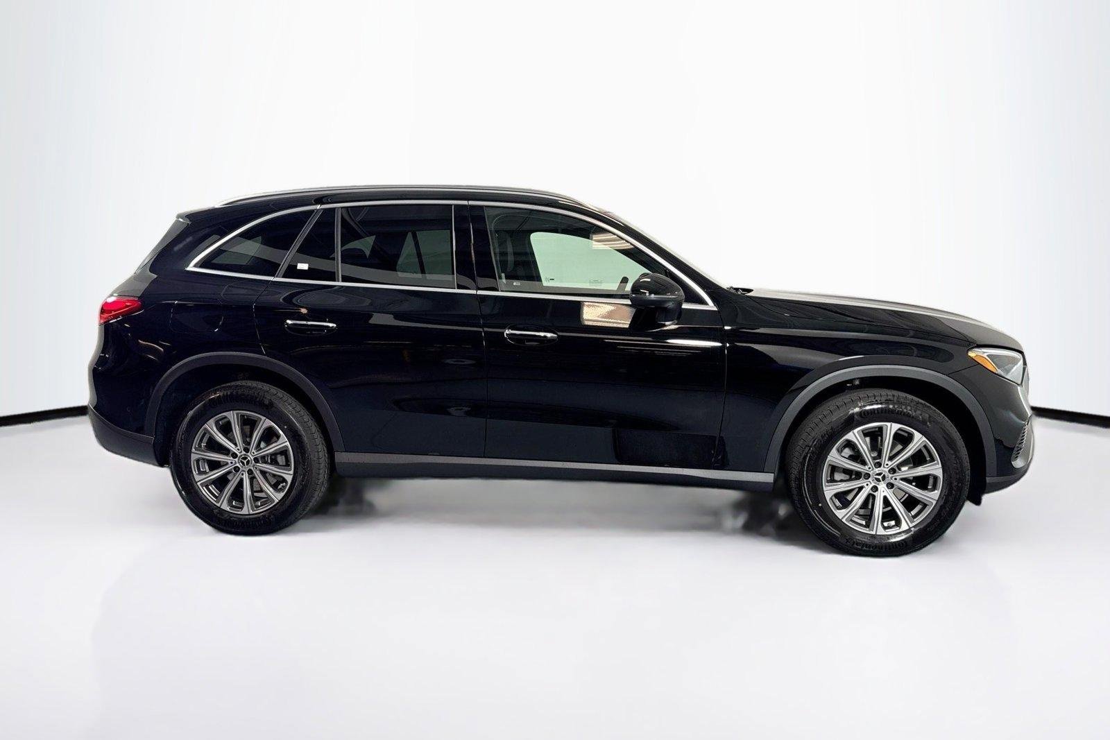 New 2026 Black Mercedes-Benz GLC 300 image 4