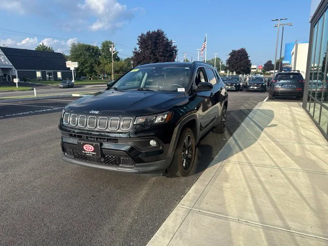 Used 2022 Black Jeep Latitude image 7