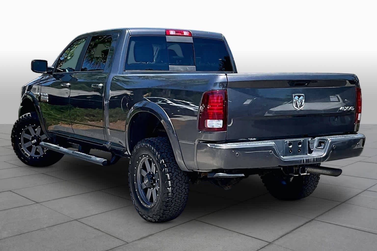 Used 2018 Granite Crystal Metallic Clearcoat Ram Laramie image 12