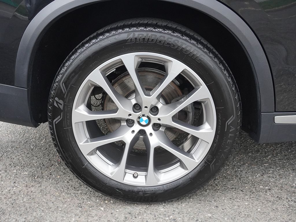 Used 2024 Black BMW xDrive40i image 23