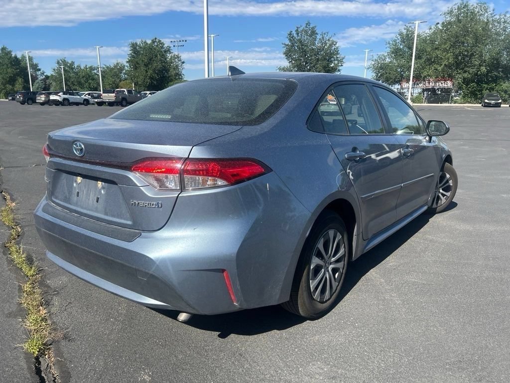 Used 2022 Celestite Toyota LE image 18