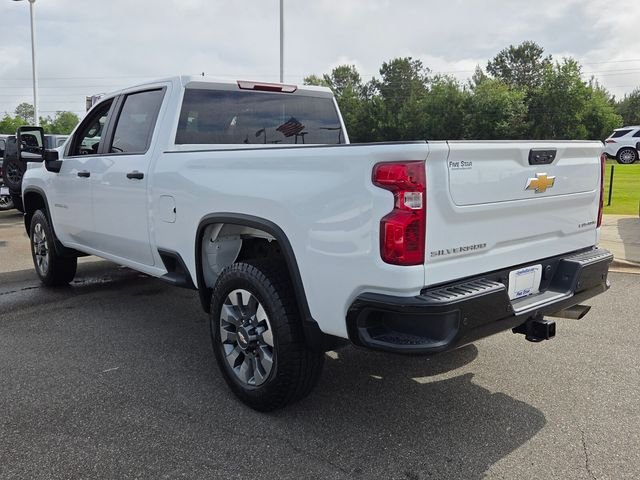 Used 2025 White Chevrolet Custom image 10