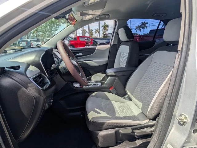 Used 2018 Silver Chevrolet LS image 9