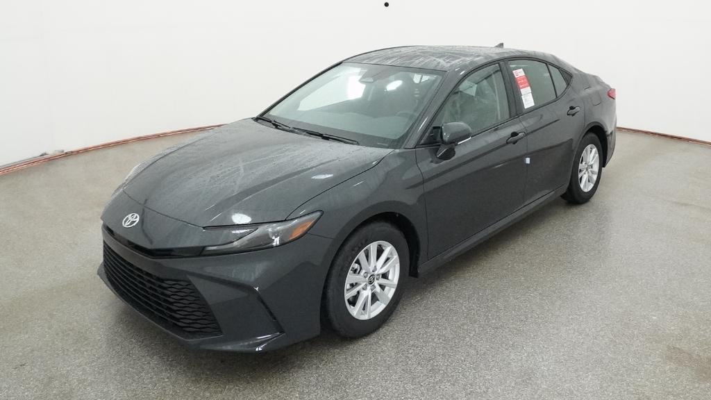 2026 Toyota Camry LE Hybrid's photo