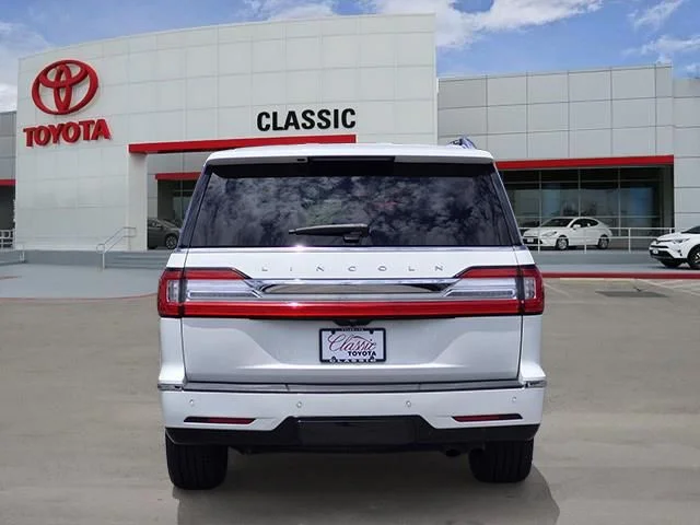 Used 2021 Pristine White Lincoln Reserve image 5