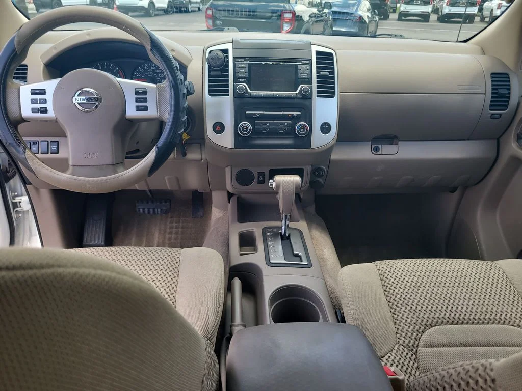 Used 2017 White Nissan SV image 11