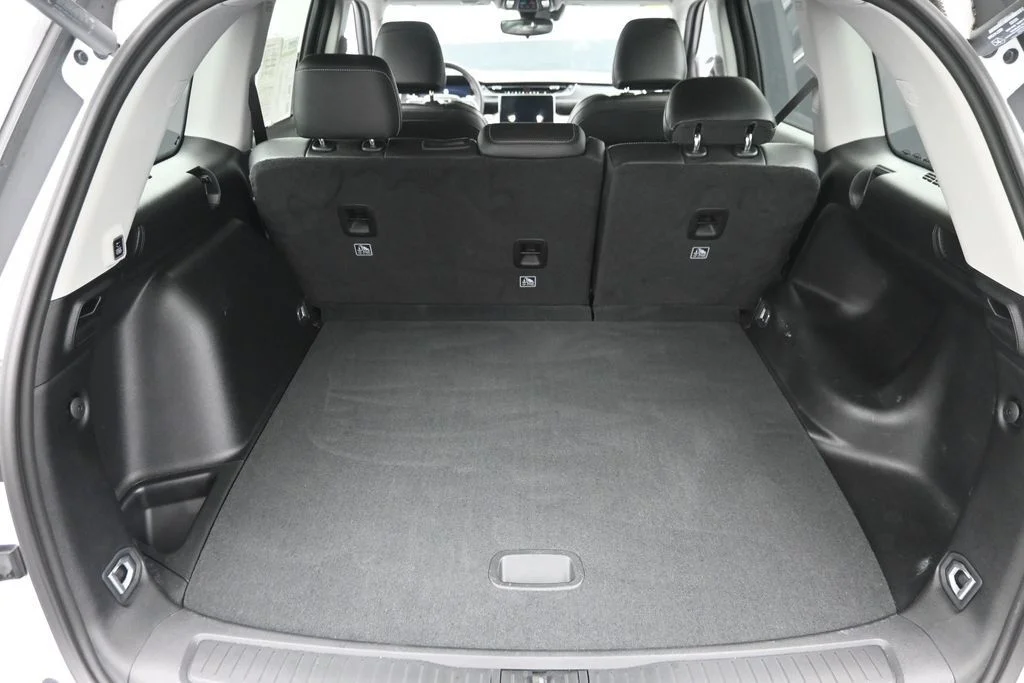 Used 2023 White Jeep Limited image 11