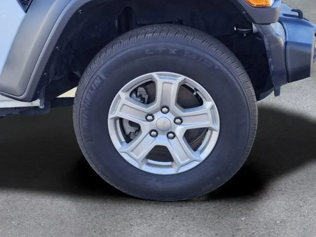 Used 2020 White Jeep Sport S image 5