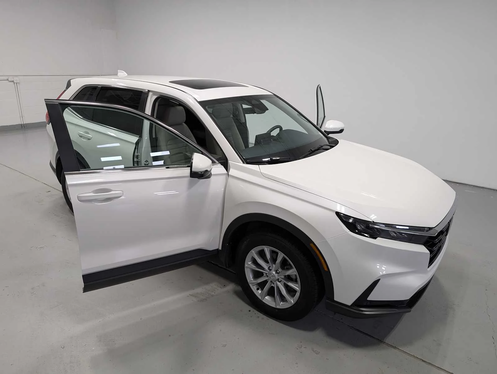 Used 2024 Platinum White Pearl Honda EX-L image 16