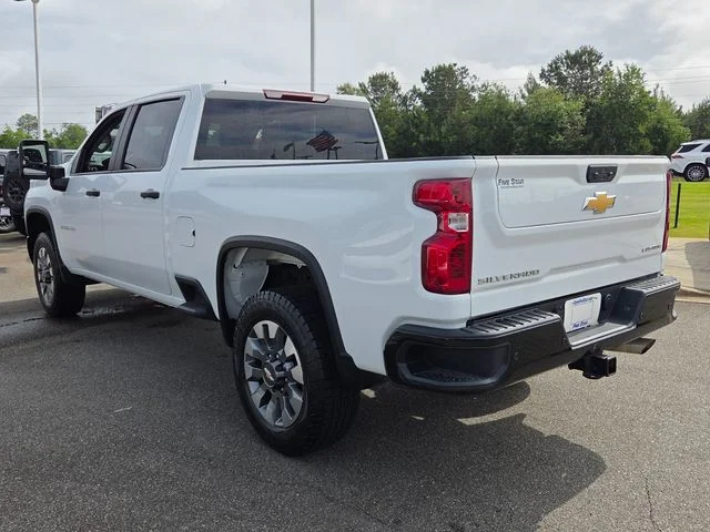 Used 2025 White Chevrolet Custom image 10