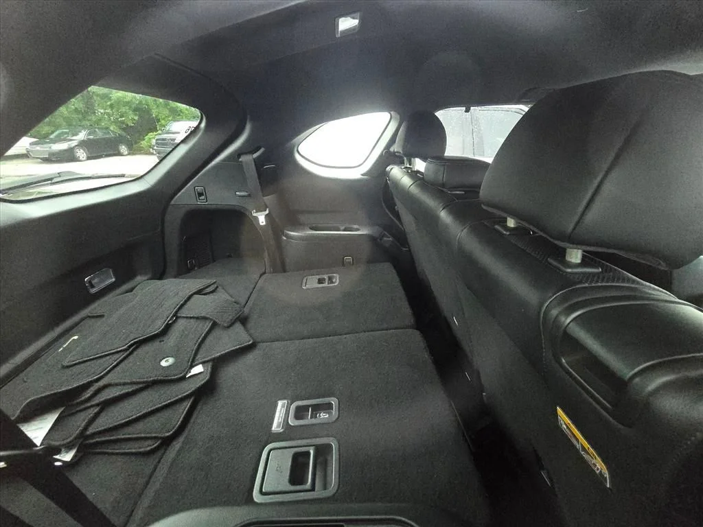 Used 2018 White Mazda Grand Touring image 5