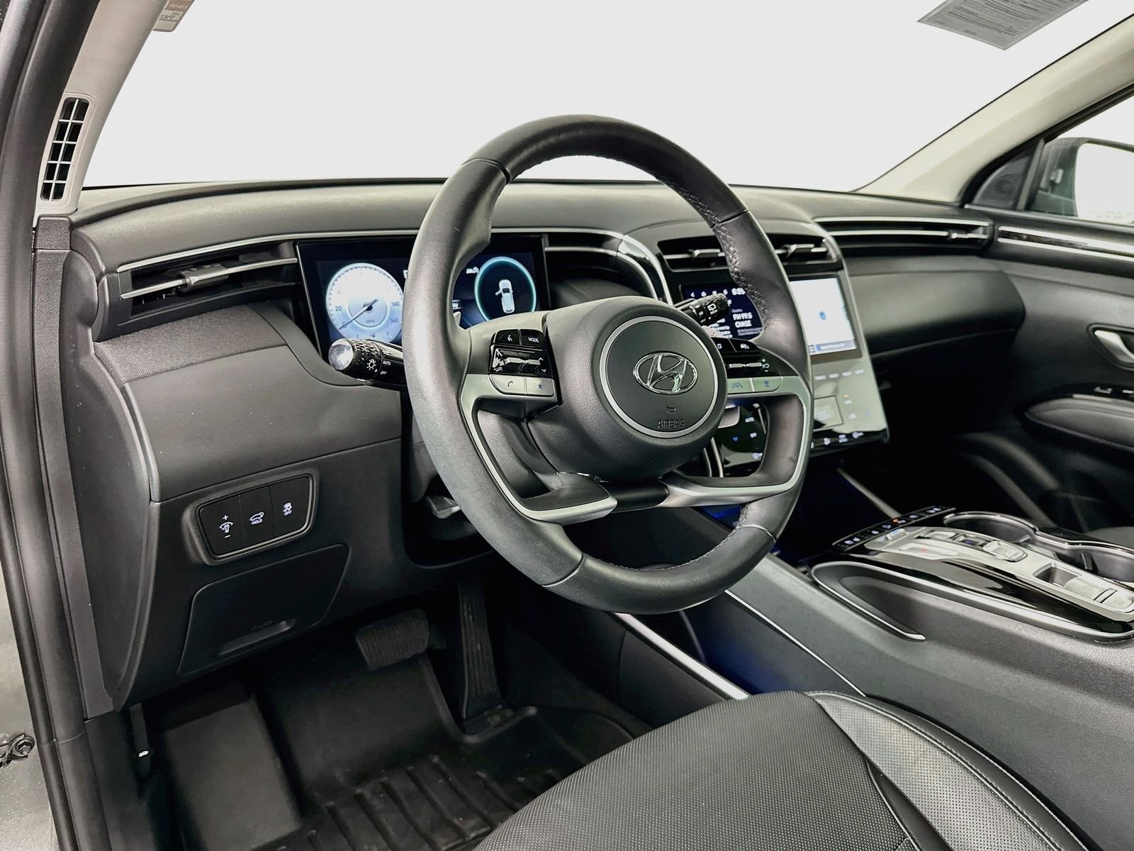 Used 2023 Amazon Gray Hyundai Limited image 10