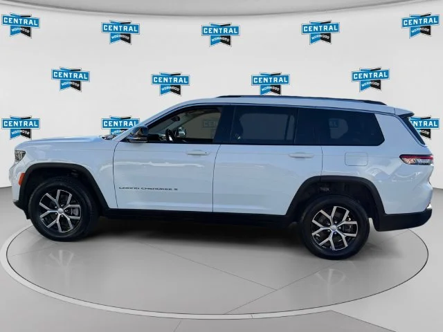 Certified Used 2023 White Jeep Limited image 3
