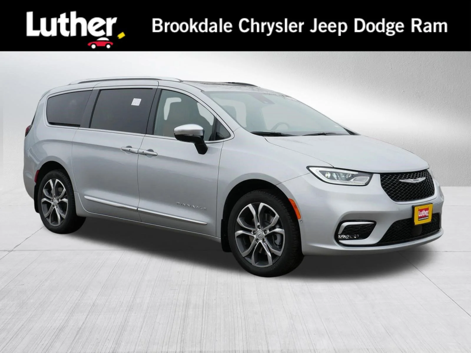2026 Chrysler Pacifica Pinnacle AWD's photo