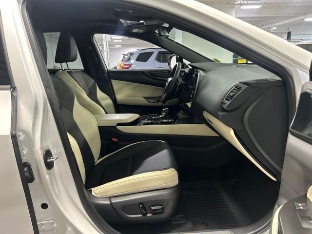 Used 2024 White Lexus 350 Base image 25