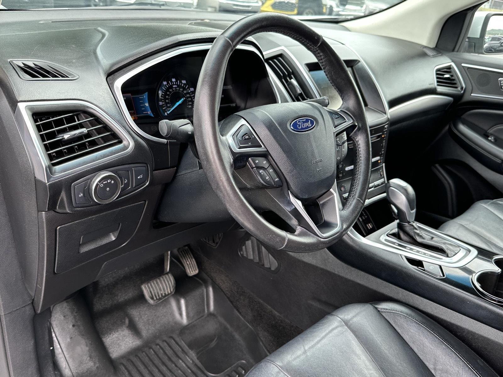 Used 2015 Silver Ford Titanium image 25