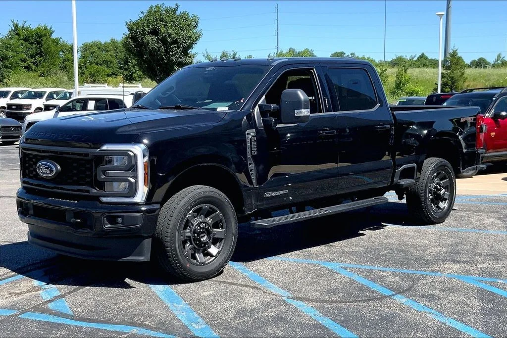 Used 2024 Black Ford XLT image 5