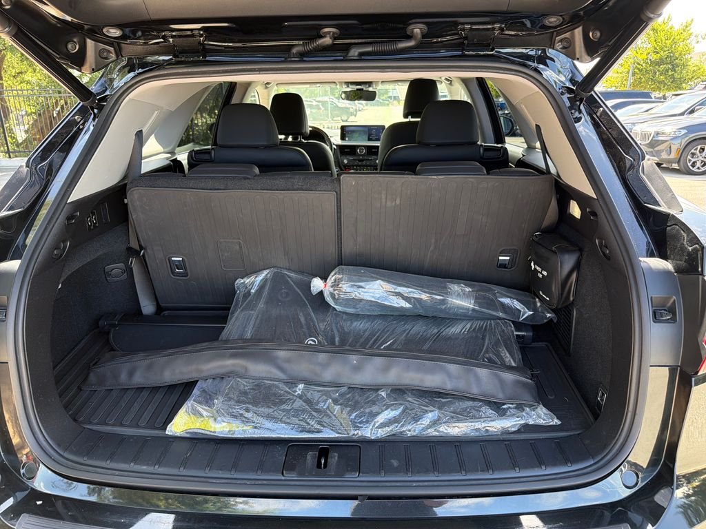 Used 2021 Black Lexus 450hL image 45