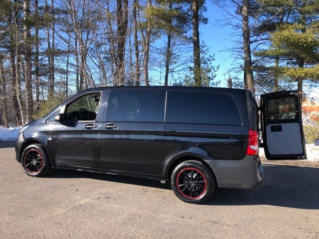 Used 2019 Black Mercedes-Benz Passenger image 10