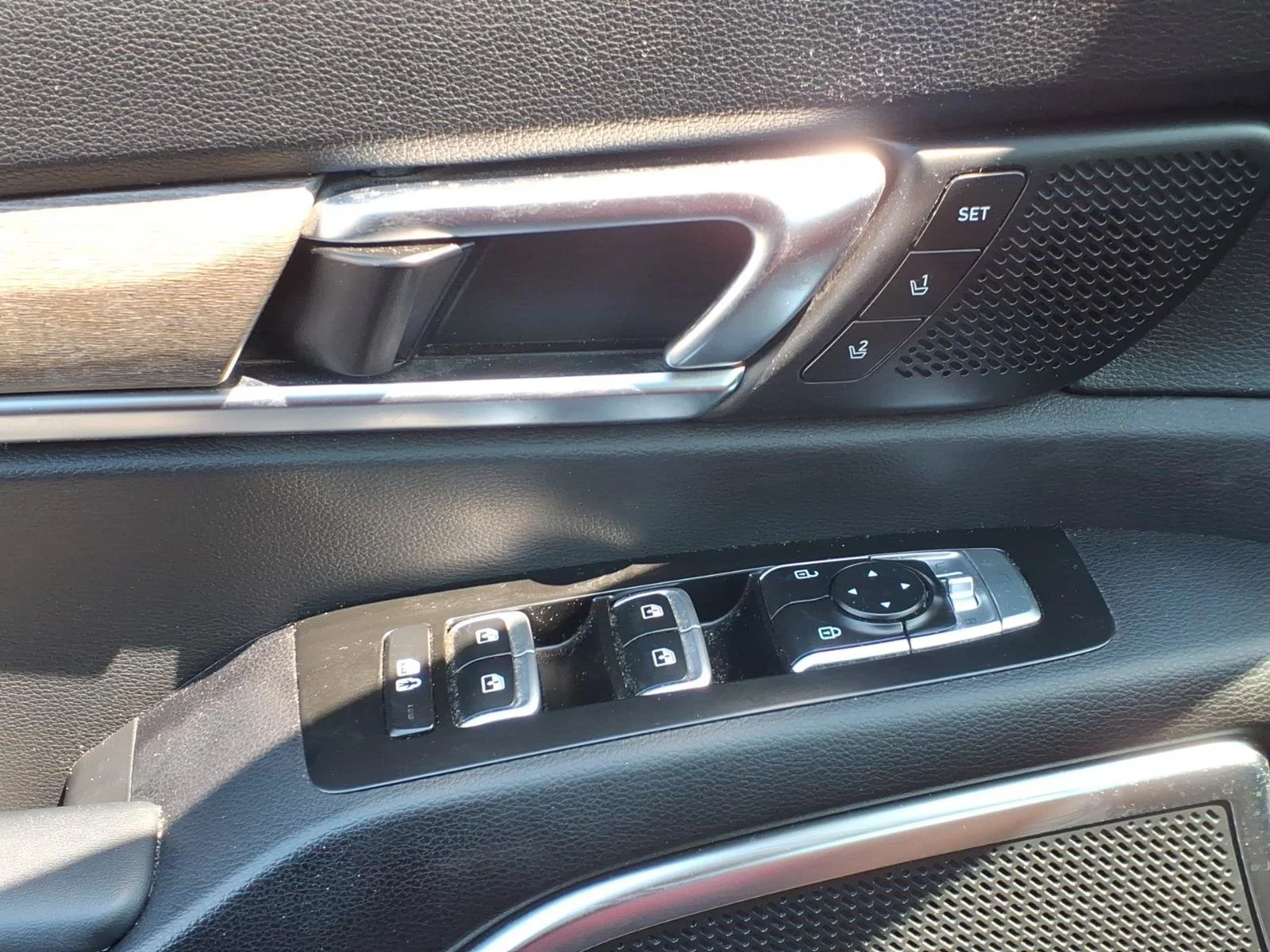 Used 2020 Gravity Gray Kia SX image 17