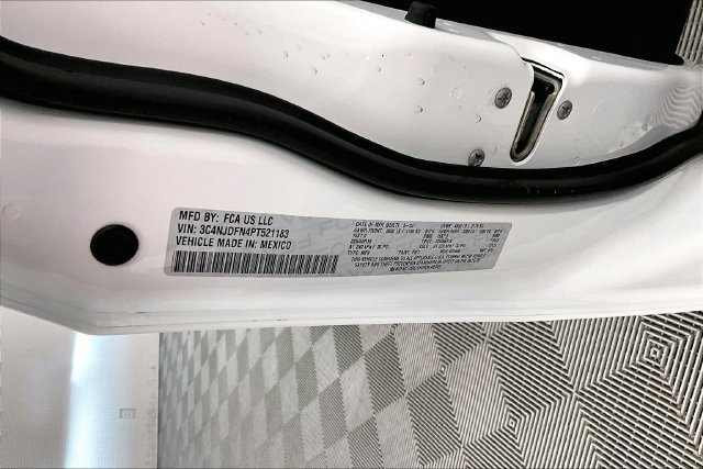 Used 2023 Bright White Clearcoat Jeep Latitude Lux image 40