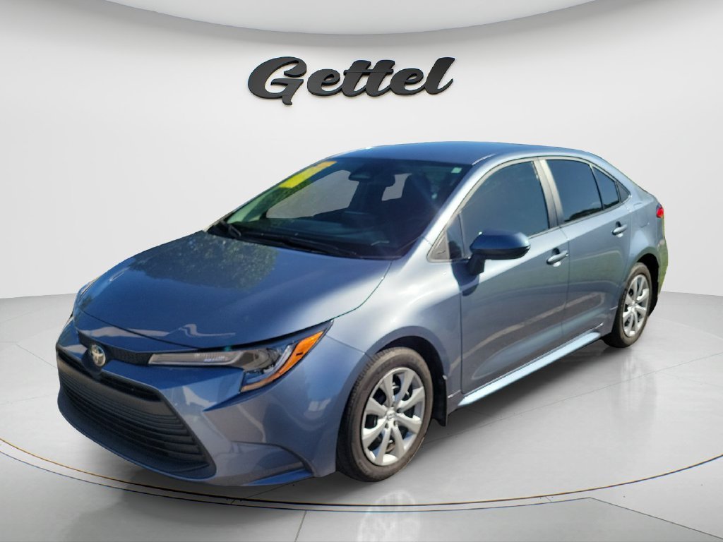 Certified Used 2025  Toyota LE image 1