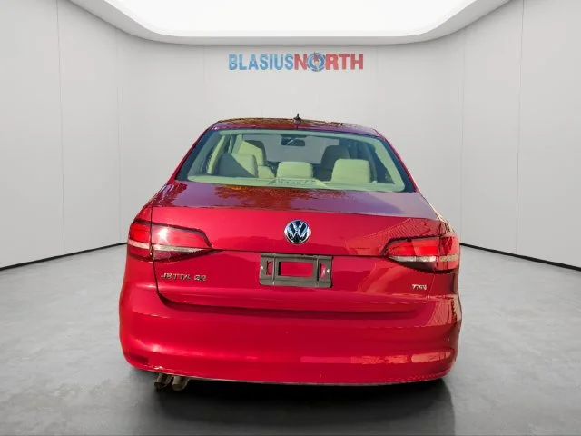 Used 2017 Red Volkswagen 1.4T SE image 6