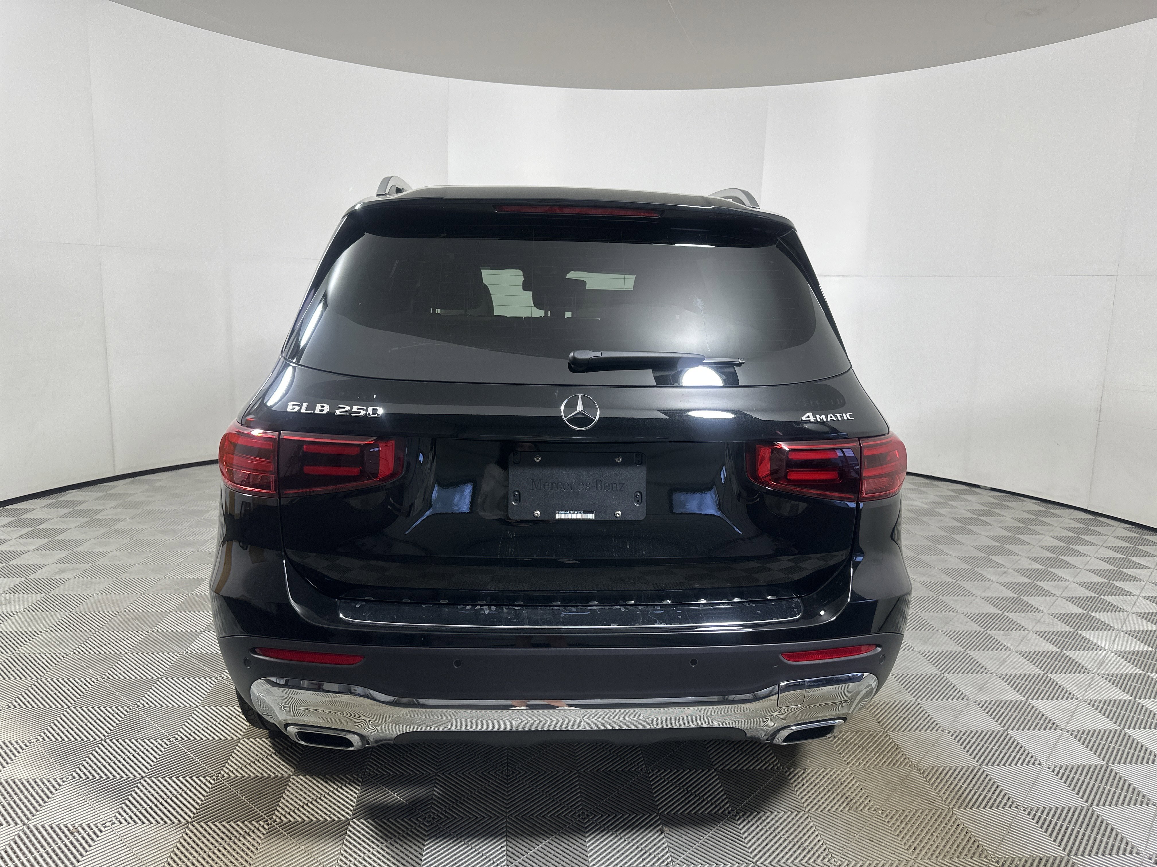 New 2026 Cosmos Black Metallic Mercedes-Benz GLB 250 image 6