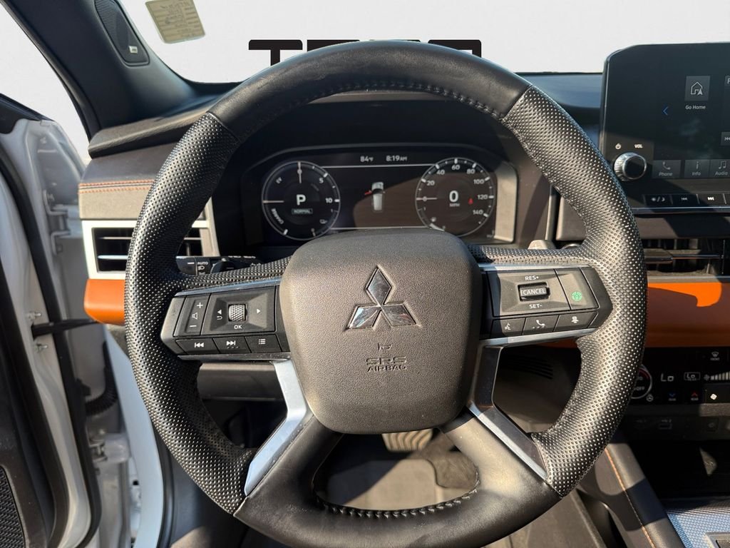 Used 2023  Mitsubishi SEL image 17