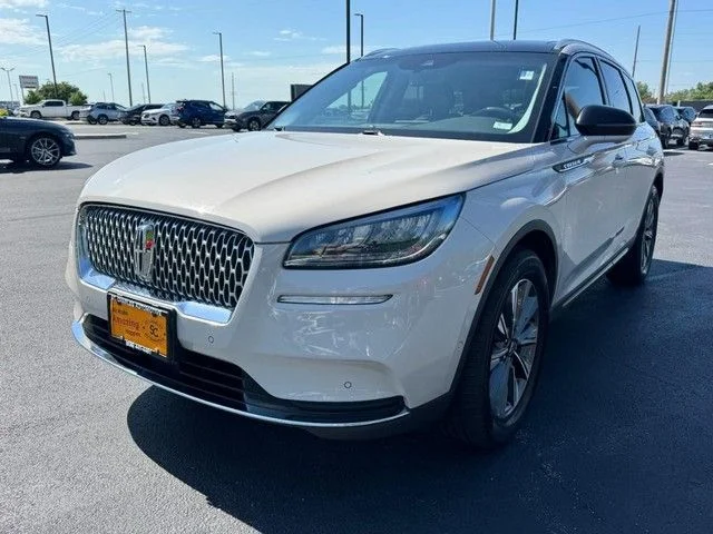 Used 2022 Pearl Metallic Lincoln Reserve image 8