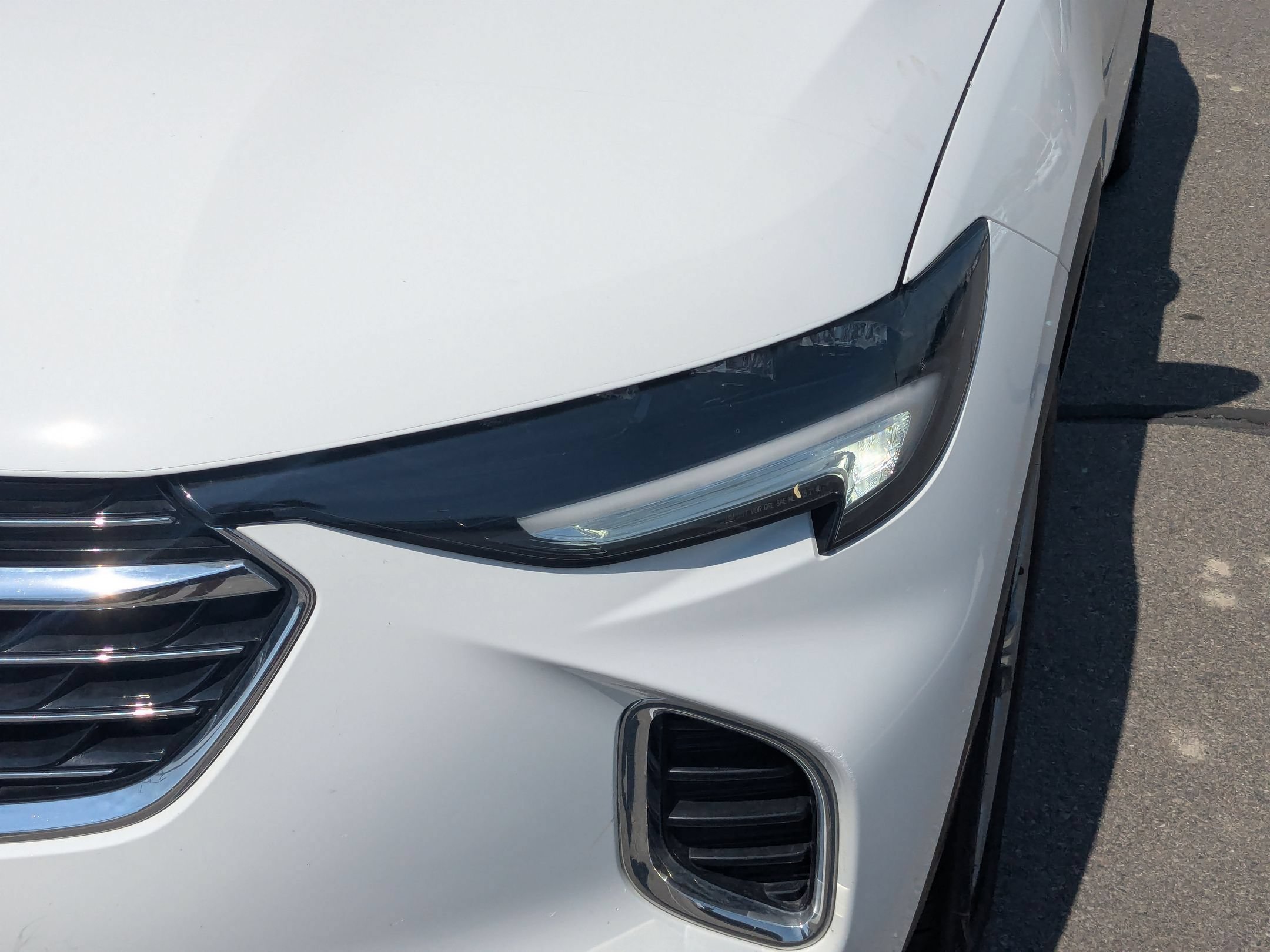 Used 2022 Summit White Buick Preferred image 10