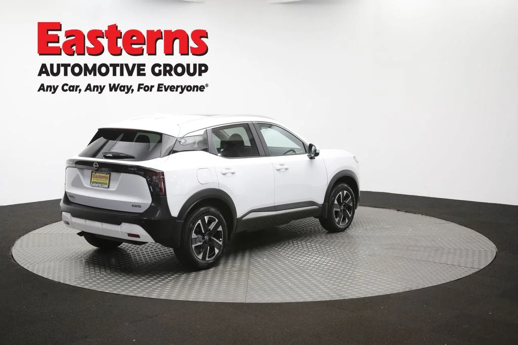Used 2025 White Nissan SV image 43