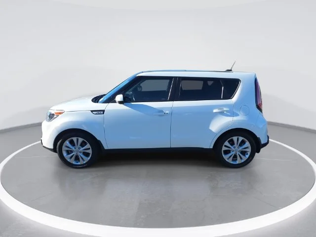Used 2016 White Kia Plus image 5