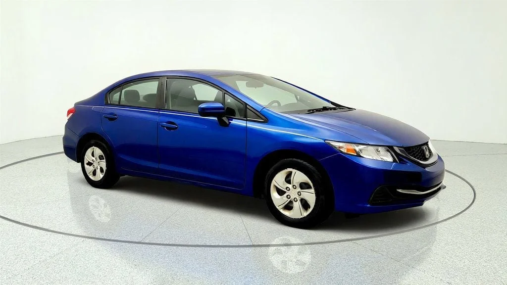 Used 2015 Dyno Blue Pearl Honda 4dr CVT LX image 3