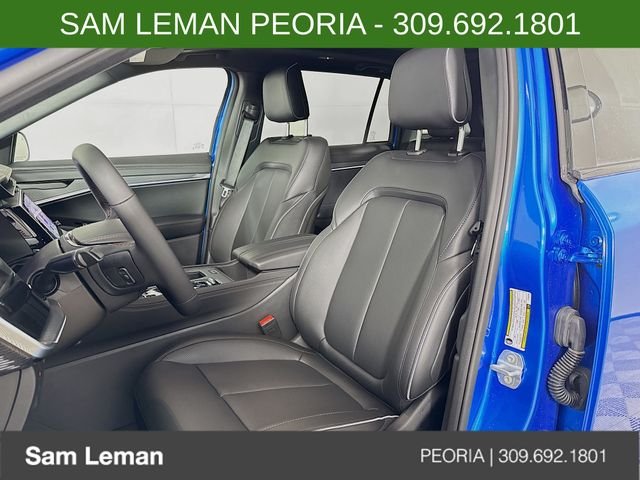 New 2025 Hydro Blue Pearl-Coat Exterior Paint Jeep Limited image 22