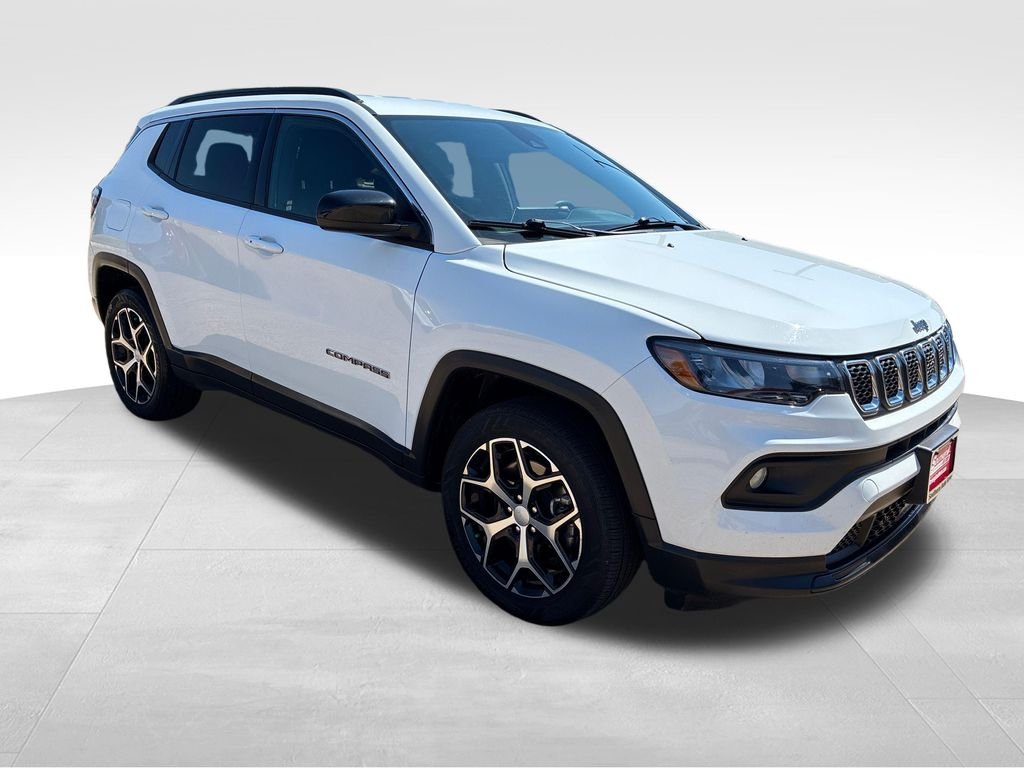 Used 2024 White/off-white Jeep Latitude image 8