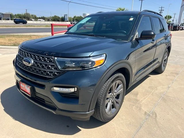 Used 2024 Blue Ford XLT image 3
