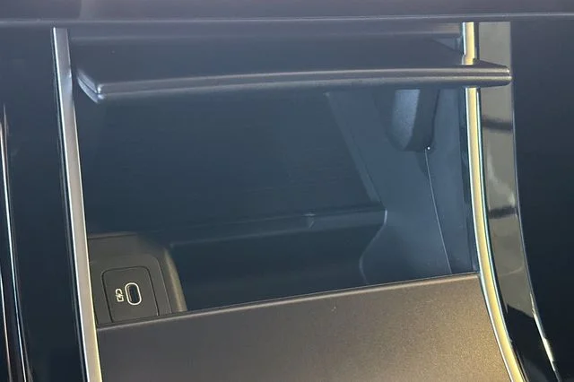 New 2026 Tribeca Blue Land Rover Hoxton Edition image 19