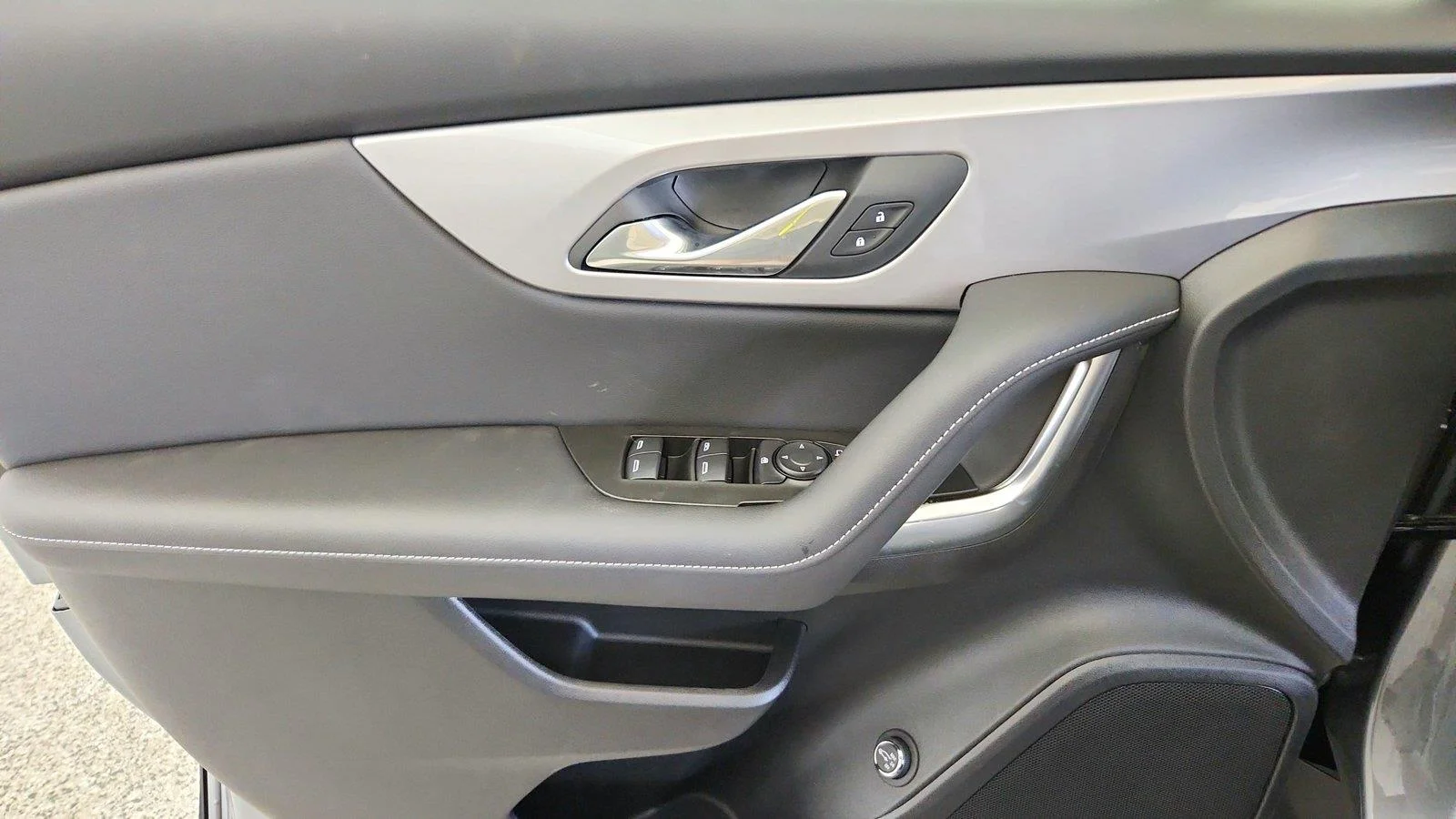 New 2026 Sterling Gray Metallic Chevrolet 3LT image 25