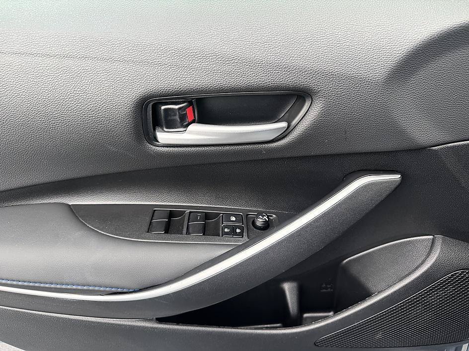Used 2022 Celestite Toyota SE image 9