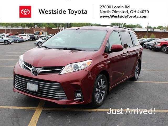2020 Toyota Sienna XLE V6 AWD 7-Passenger's photo