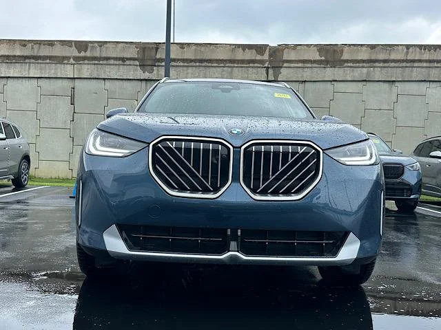New 2026 Arctic Race Blue metallic BMW 30 xDrive image 2