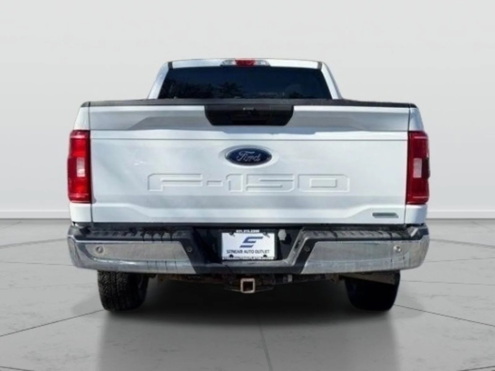 Used 2023 White Ford XLT image 4