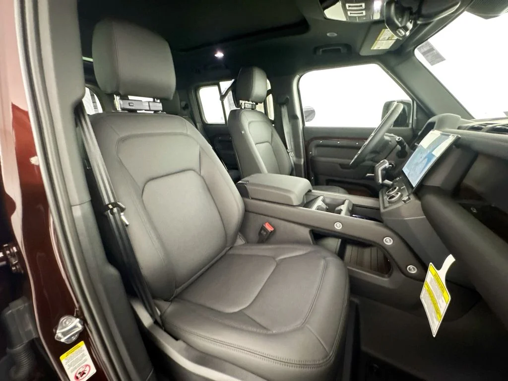 New 2026 Sedona Red Land Rover X-Dynamic SE image 30