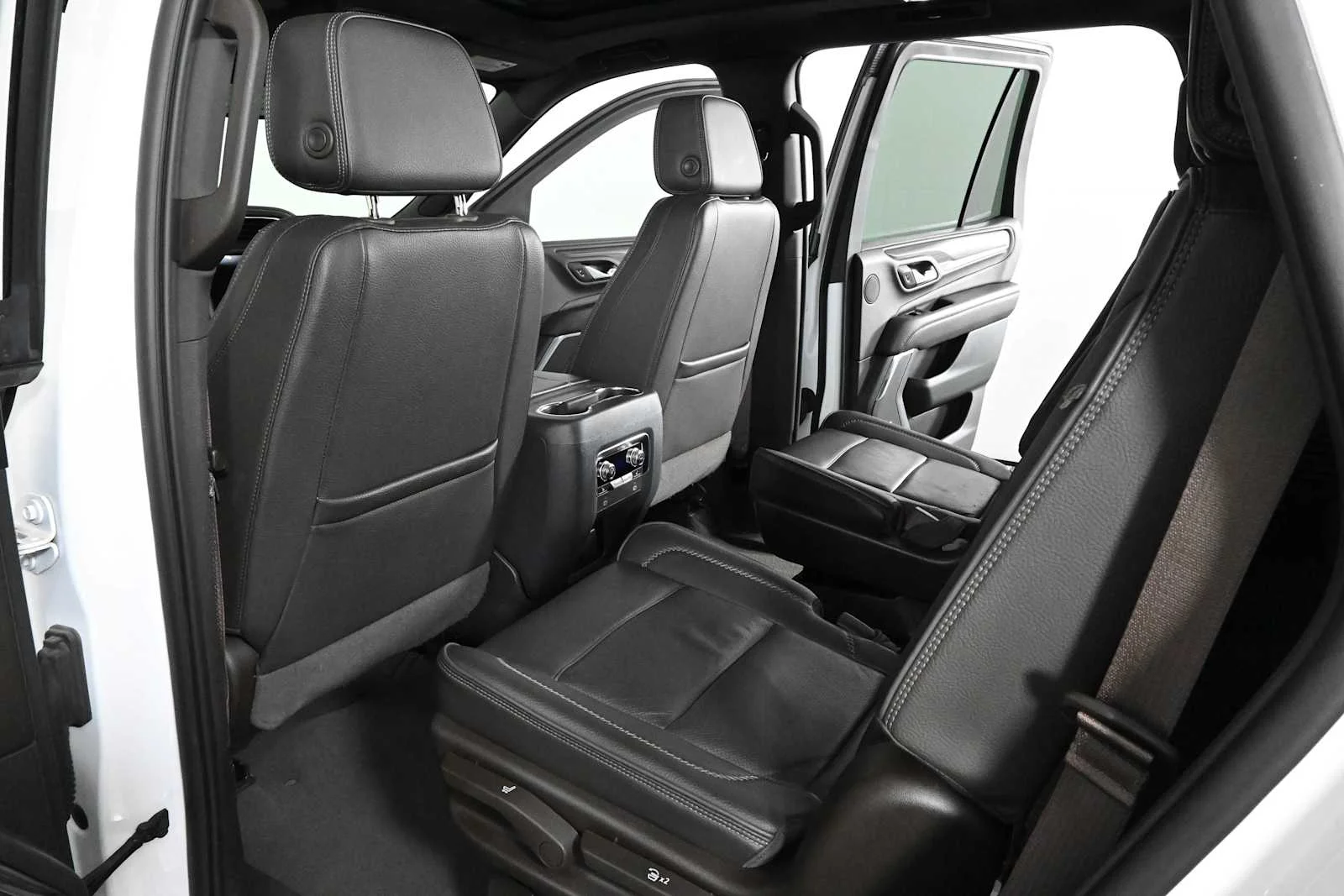 Used 2023 Summit White GMC Denali image 17
