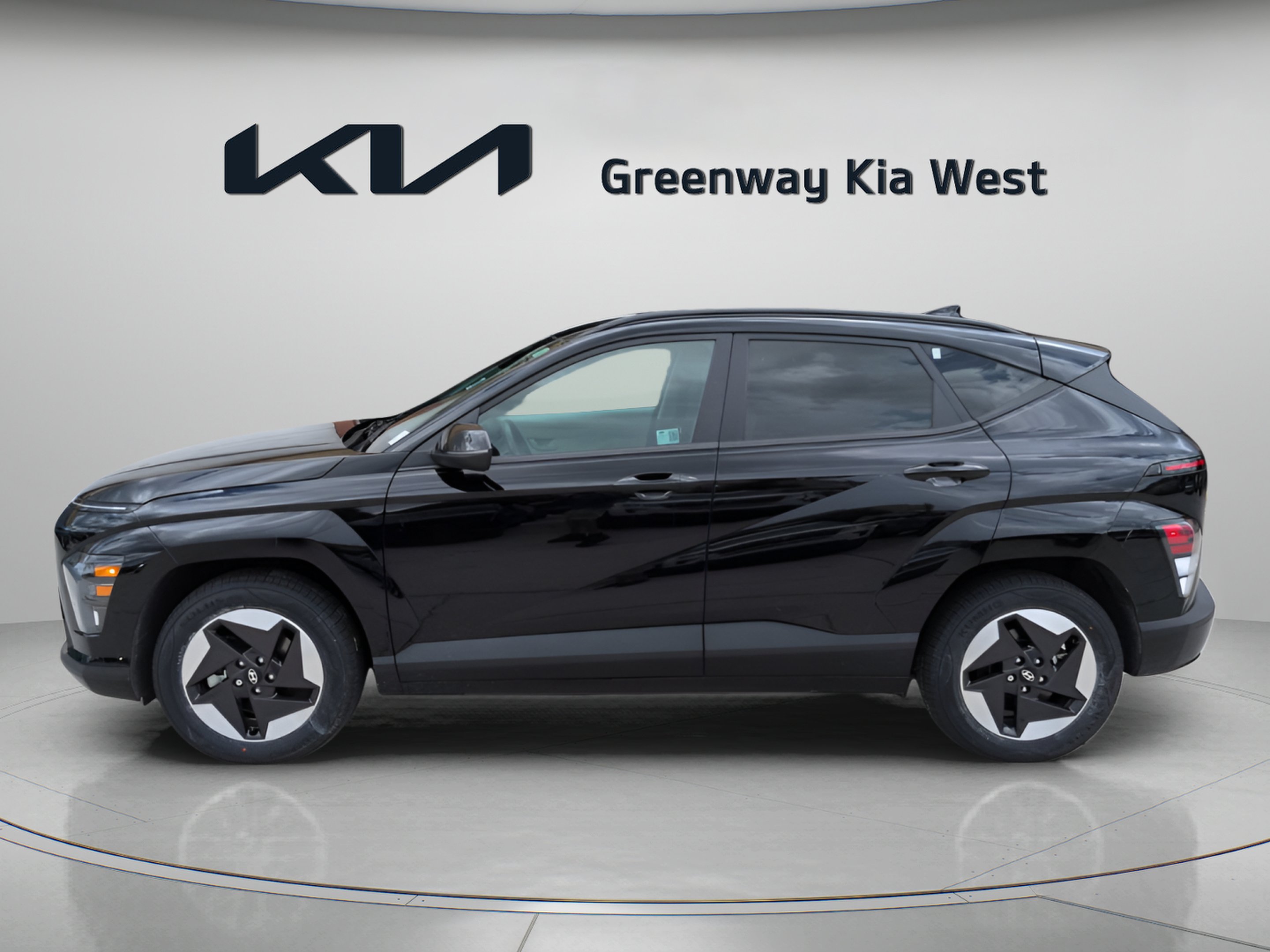 Used 2025 Abyss Black Pearl Hyundai SEL image 5