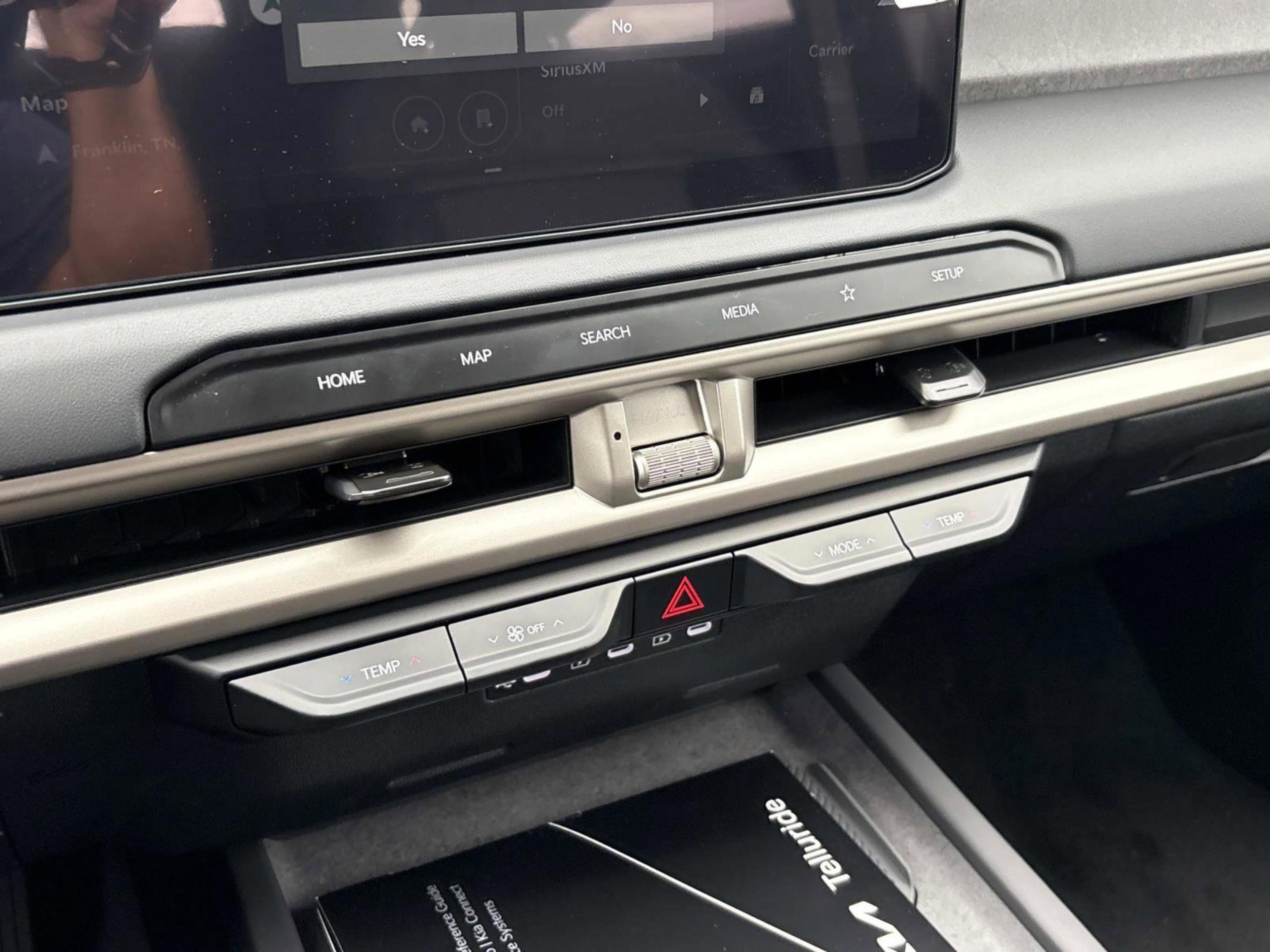 New 2027 Ivory Silver Kia S image 32